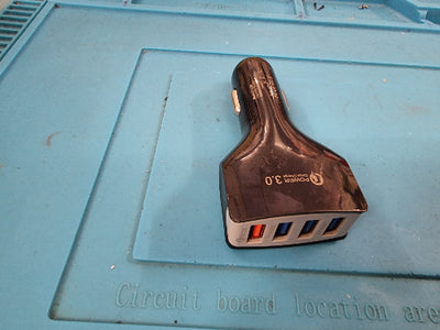 Chargeur allume cigare 4 USB